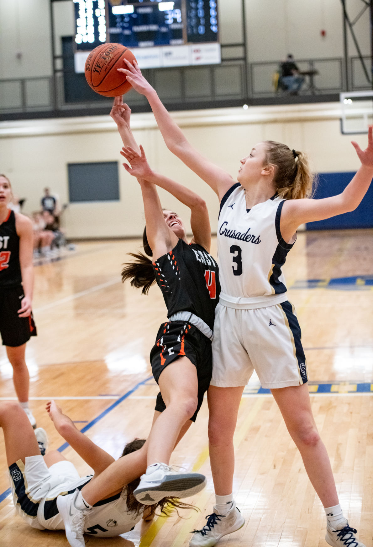 East vs Heelan basketball